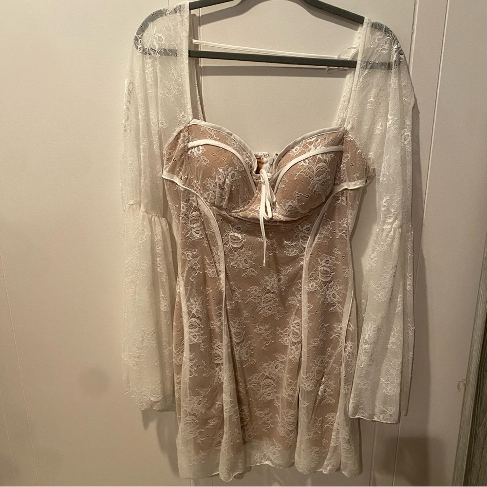 Fashion Nova Floral Lace Chemise - Cream and White